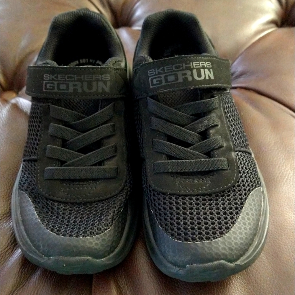 Black sneakers size 1